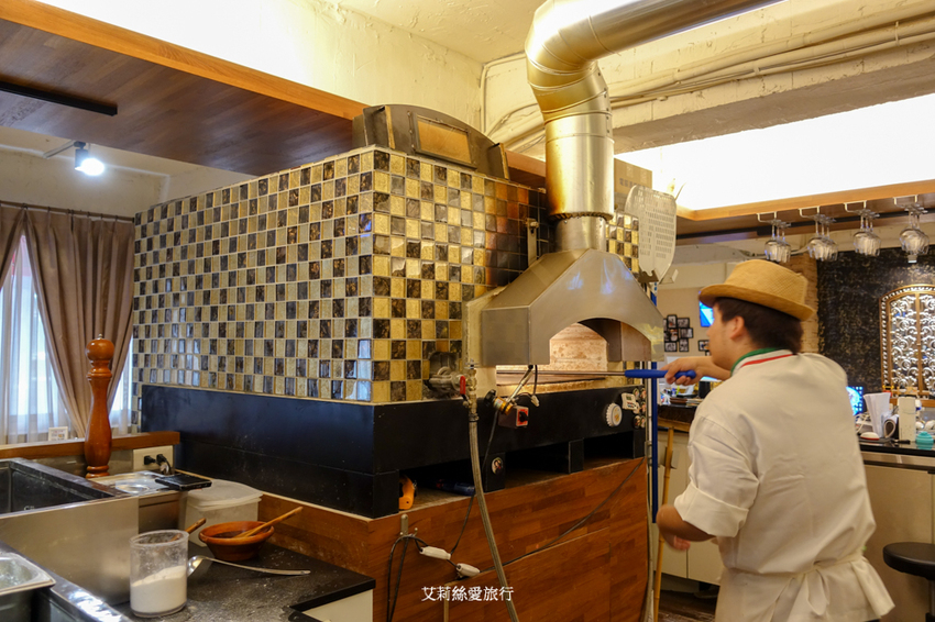 松江南京美食》義大利米蘭手工窯烤披薩 手工揉餅皮 真材實料頂級食材 四平商圈 - 艾莉絲愛旅行