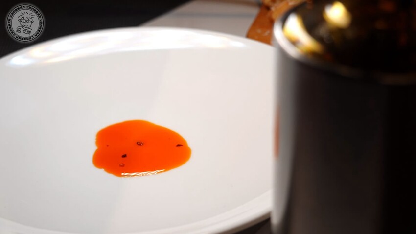 【 米蘭炸雞 】（再訪）我心目中排前三名的炸雞，皮脆肉嫩多汁很久不吃真的會想念．還有特級俄羅斯白鱘魚子