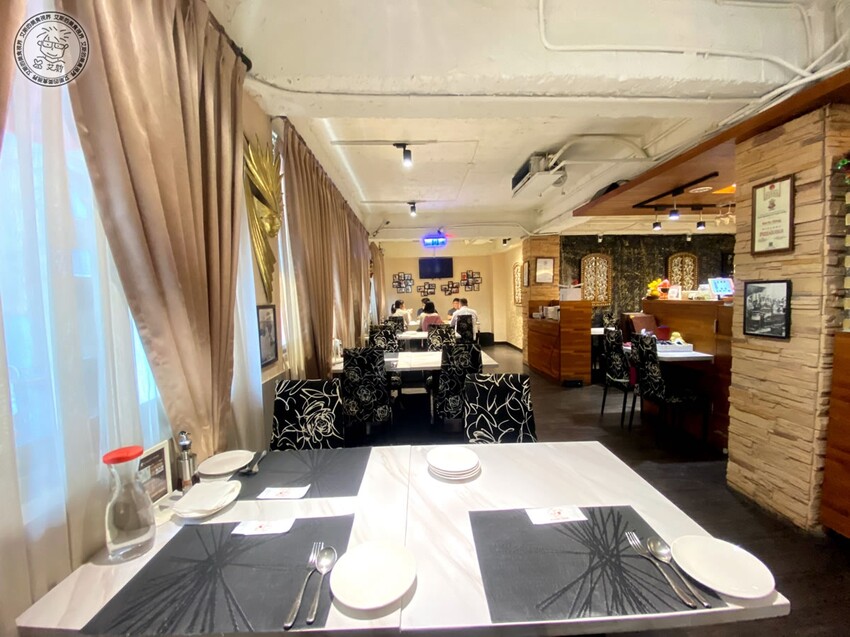 【 米蘭炸雞 】（再訪）我心目中排前三名的炸雞，皮脆肉嫩多汁很久不吃真的會想念．還有特級俄羅斯白鱘魚子