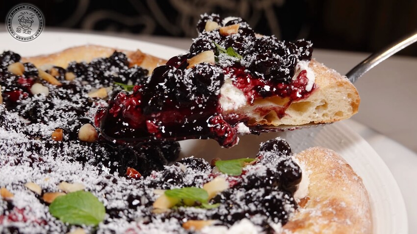 【 米蘭炸雞 】（再訪）我心目中排前三名的炸雞，皮脆肉嫩多汁很久不吃真的會想念．還有特級俄羅斯白鱘魚子