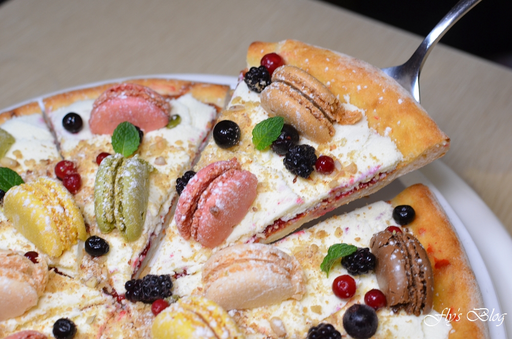 義大利米蘭手工窯烤披薩，馬卡龍披薩太奢侈了啦，好看又好吃！