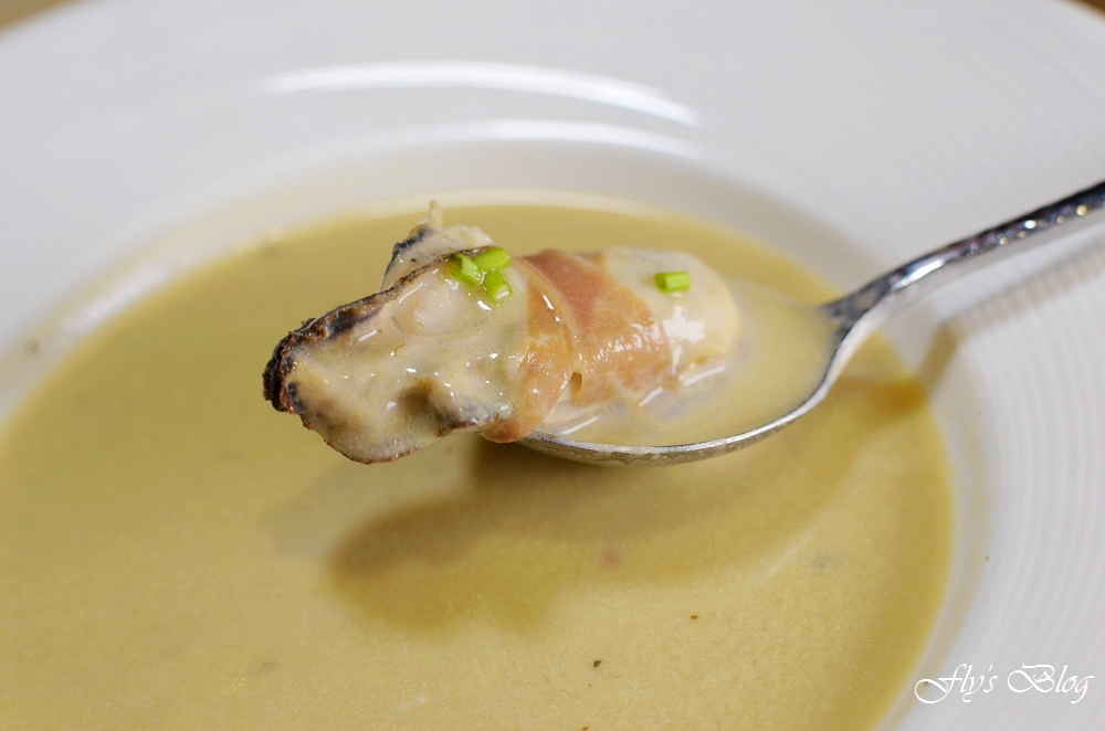 義大利米蘭手工窯烤披薩，馬卡龍披薩太奢侈了啦，好看又好吃！