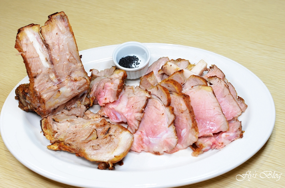 義大利米蘭手工窯烤披薩，馬卡龍披薩太奢侈了啦，好看又好吃！