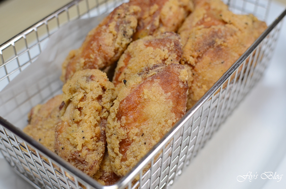 義大利米蘭手工窯烤披薩，馬卡龍披薩太奢侈了啦，好看又好吃！