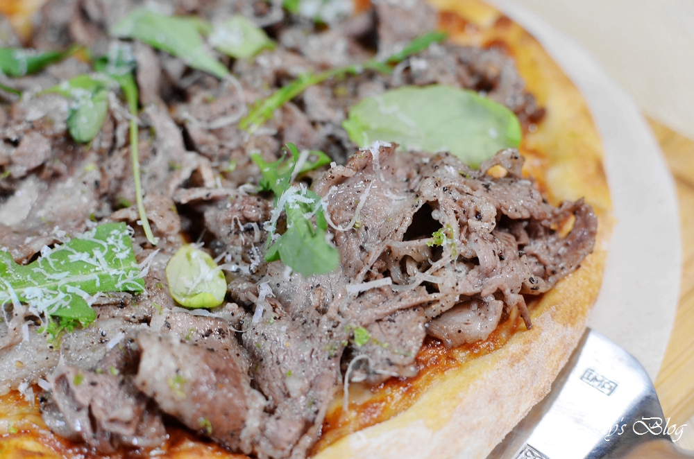 義大利米蘭手工窯烤披薩，馬卡龍披薩太奢侈了啦，好看又好吃！