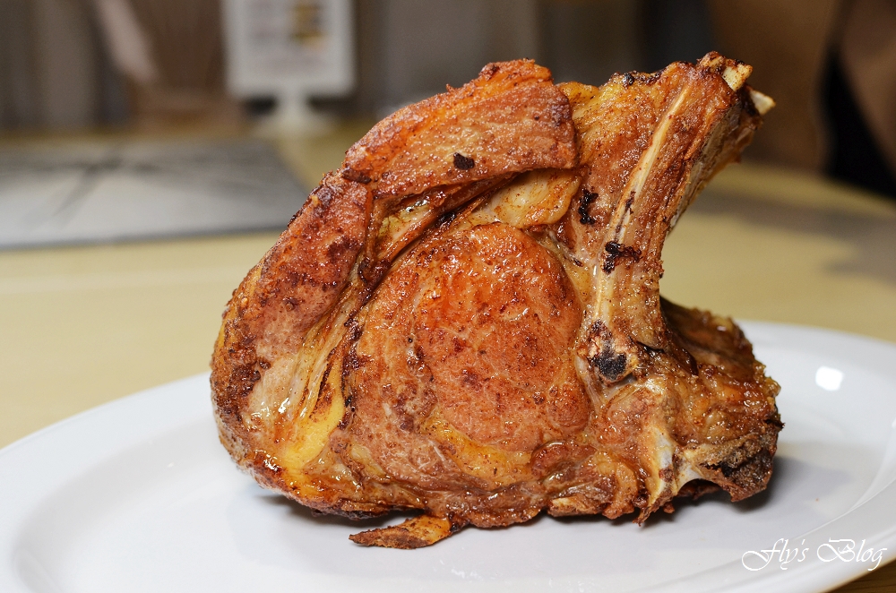 義大利米蘭手工窯烤披薩，馬卡龍披薩太奢侈了啦，好看又好吃！