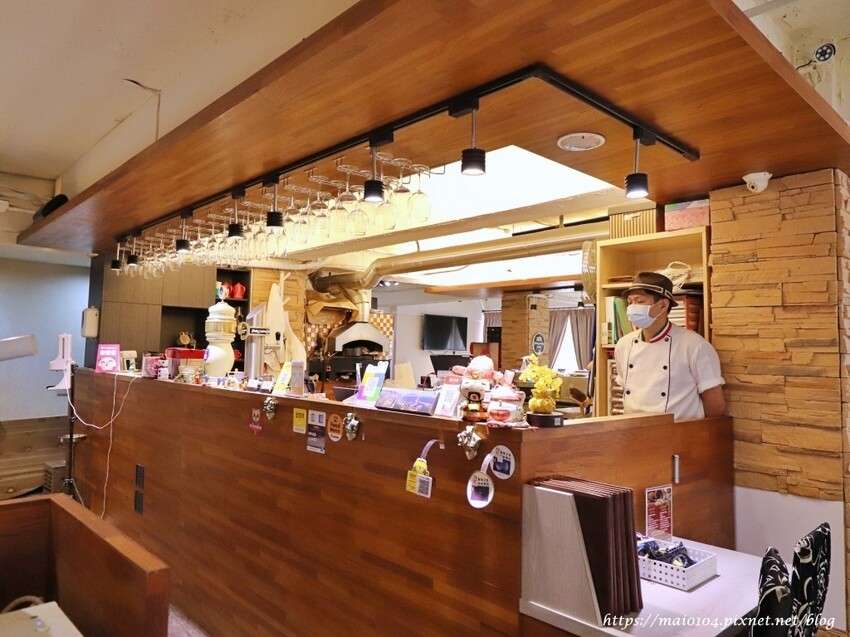 義大利米蘭手工窯烤披薩Milano Pizzeria~披薩不再只有熱熱吃的選項,冷冷吃也很歐伊西,炸雞榮登我心目中