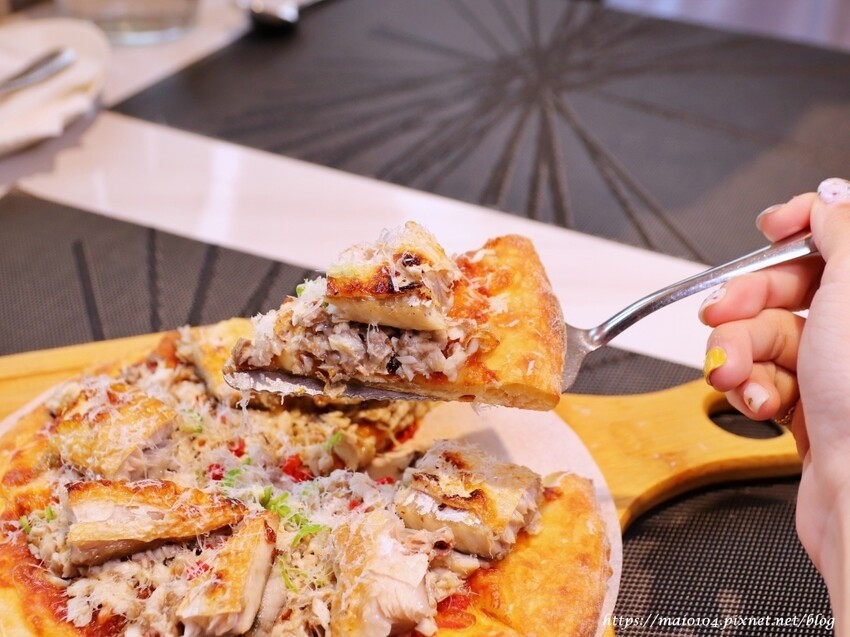 義大利米蘭手工窯烤披薩Milano Pizzeria~披薩不再只有熱熱吃的選項,冷冷吃也很歐伊西,炸雞榮登我心目中