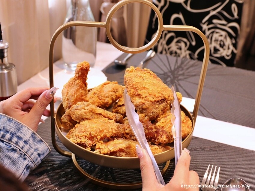 義大利米蘭手工窯烤披薩Milano Pizzeria~披薩不再只有熱熱吃的選項,冷冷吃也很歐伊西,炸雞榮登我心目中