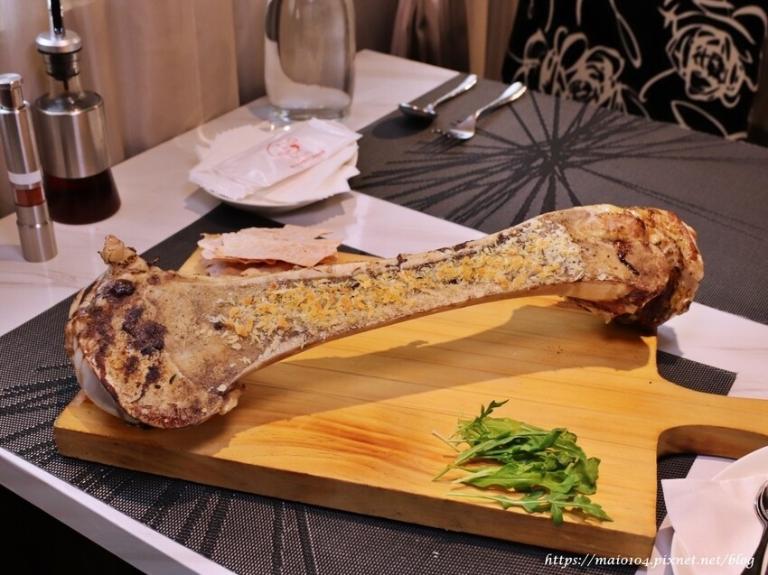 義大利米蘭手工窯烤披薩Milano Pizzeria~披薩不再只有熱熱吃的選項,冷冷吃也很歐伊西,炸雞榮登我心目中