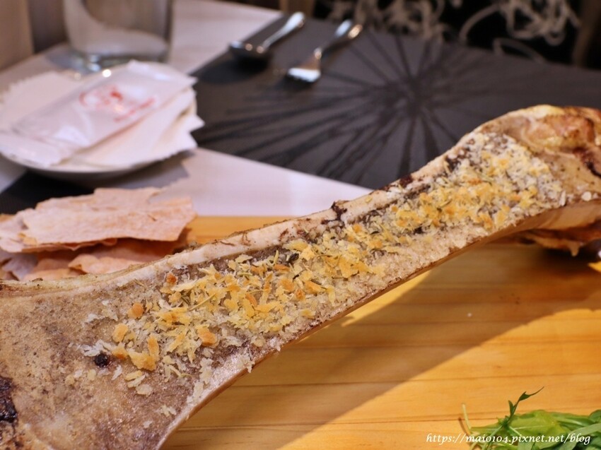 義大利米蘭手工窯烤披薩Milano Pizzeria~披薩不再只有熱熱吃的選項,冷冷吃也很歐伊西,炸雞榮登我心目中