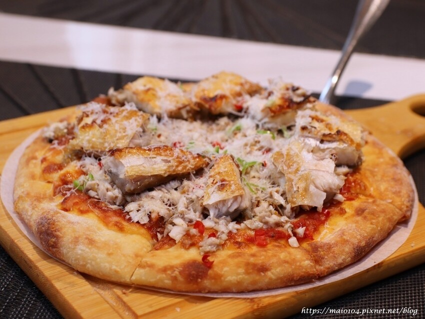 義大利米蘭手工窯烤披薩Milano Pizzeria~披薩不再只有熱熱吃的選項,冷冷吃也很歐伊西,炸雞榮登我心目中