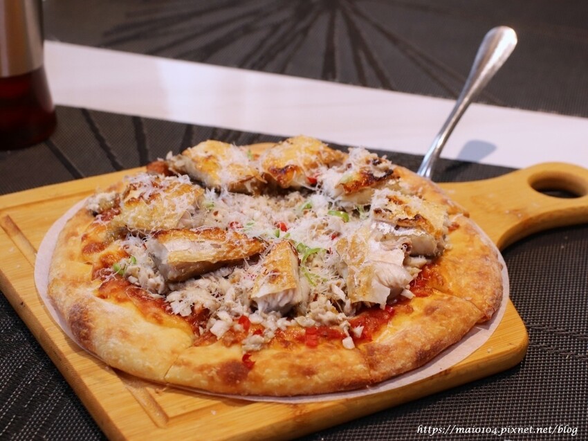 義大利米蘭手工窯烤披薩Milano Pizzeria~披薩不再只有熱熱吃的選項,冷冷吃也很歐伊西,炸雞榮登我心目中
