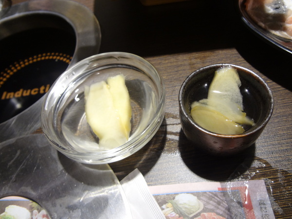 鍋神日式涮涮鍋(台中逢甲旗艦店)：1021026[官本金文愛台灣口碑券第十彈]星爺有箱神小官有鍋神CP值超級高且無敵爆好吃的鍋神日式涮涮鍋(台中逢甲旗艦店)