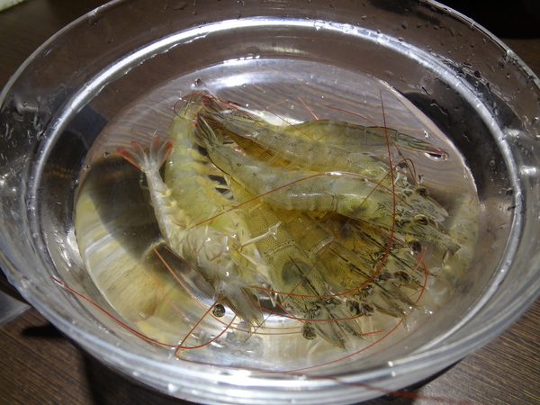 鍋神日式涮涮鍋(台中逢甲旗艦店)：1021026[官本金文愛台灣口碑券第十彈]星爺有箱神小官有鍋神CP值超級高且無敵爆好吃的鍋神日式涮涮鍋(台中逢甲旗艦店)