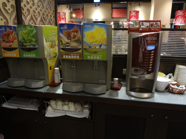 鍋神日式涮涮鍋(台中逢甲旗艦店)：1021026[官本金文愛台灣口碑券第十彈]星爺有箱神小官有鍋神CP值超級高且無敵爆好吃的鍋神日式涮涮鍋(台中逢甲旗艦店)