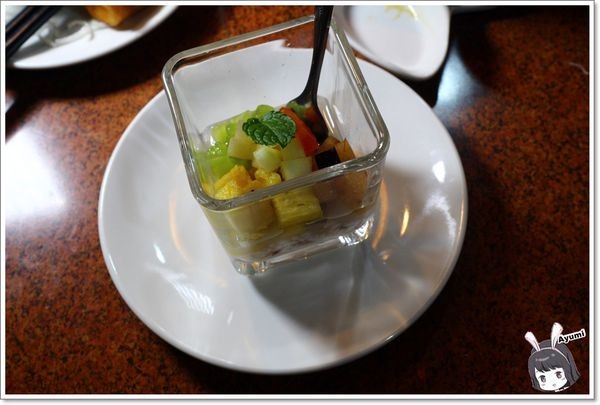 寧波風味小館：[食記]►台中北區◄寧菠小館/家傳香酥道口燒雞/首獎黃金竹筍糕/麻油雞酒蛋鍋/鳳梨水果醋溜魚/花漾台中彩虹米香燜飯/大甲雪花芋頭拔絲