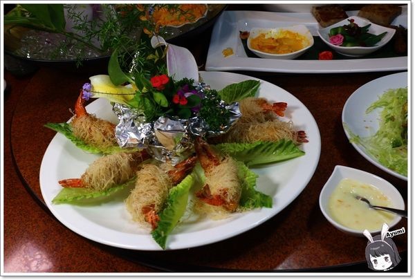 寧波風味小館：[食記]►台中北區◄寧菠小館/家傳香酥道口燒雞/首獎黃金竹筍糕/麻油雞酒蛋鍋/鳳梨水果醋溜魚/花漾台中彩虹米香燜飯/大甲雪花芋頭拔絲