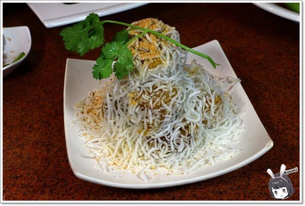 寧波風味小館：[食記]►台中北區◄寧菠小館/家傳香酥道口燒雞/首獎黃金竹筍糕/麻油雞酒蛋鍋/鳳梨水果醋溜魚/花漾台中彩虹米香燜飯/大甲雪花芋頭拔絲