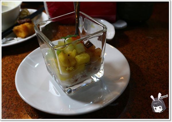 寧波風味小館：[食記]►台中北區◄寧菠小館/家傳香酥道口燒雞/首獎黃金竹筍糕/麻油雞酒蛋鍋/鳳梨水果醋溜魚/花漾台中彩虹米香燜飯/大甲雪花芋頭拔絲