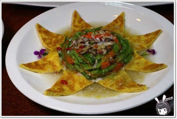 寧波風味小館：[食記]►台中北區◄寧菠小館/家傳香酥道口燒雞/首獎黃金竹筍糕/麻油雞酒蛋鍋/鳳梨水果醋溜魚/花漾台中彩虹米香燜飯/大甲雪花芋頭拔絲