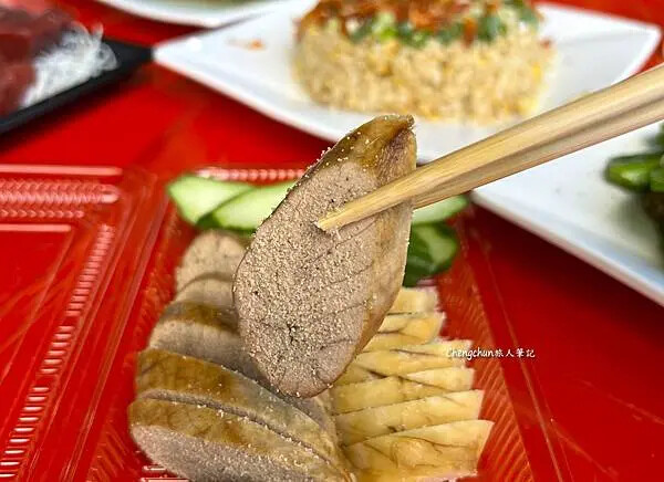 華僑市場【黑鮪魚生魚片+代課料理】原來在地人都這樣吃 ! 華僑市場【黑鮪魚生魚片+代課料理】原來在地人都這樣吃 !