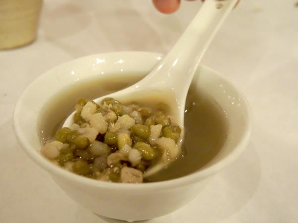 台北大安森林公園站) 六廚川式料理-不吃辣的人也愛的川式料理！