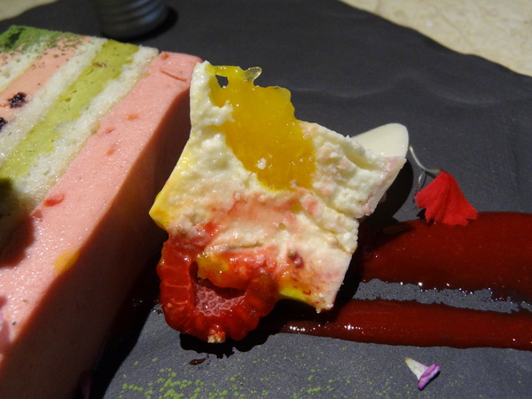 CV黑色天使蛋糕精品店：1021116[官本金文愛台灣口碑券第16彈]CV黑色天使蛋糕精品店魔術師極致華麗的甜點饗宴讀你讀你心想吃什麼BLACK ANGEL