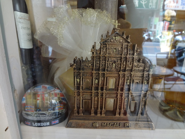 CV黑色天使蛋糕精品店：1021116[官本金文愛台灣口碑券第16彈]CV黑色天使蛋糕精品店魔術師極致華麗的甜點饗宴讀你讀你心想吃什麼BLACK ANGEL