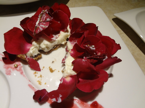 CV黑色天使蛋糕精品店：1021116[官本金文愛台灣口碑券第16彈]CV黑色天使蛋糕精品店魔術師極致華麗的甜點饗宴讀你讀你心想吃什麼BLACK ANGEL