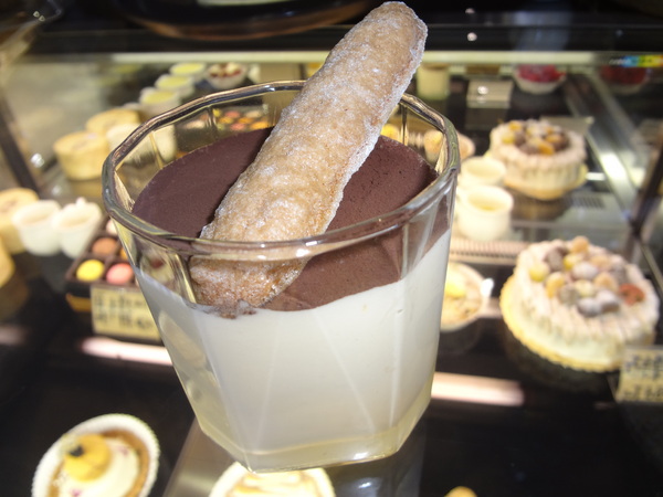 CV黑色天使蛋糕精品店：1021116[官本金文愛台灣口碑券第16彈]CV黑色天使蛋糕精品店魔術師極致華麗的甜點饗宴讀你讀你心想吃什麼BLACK ANGEL