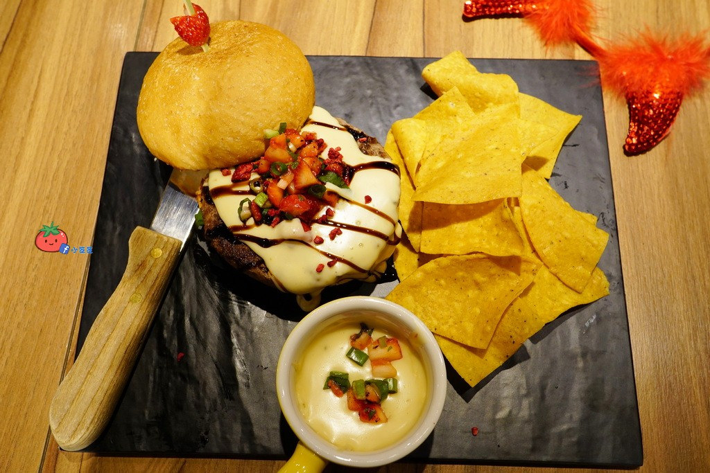 信義區ATT美食 漢堡 樂子 THE DINNER