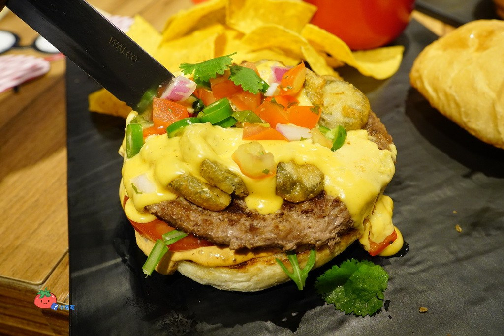 信義區ATT美食 漢堡 樂子 THE DINNER