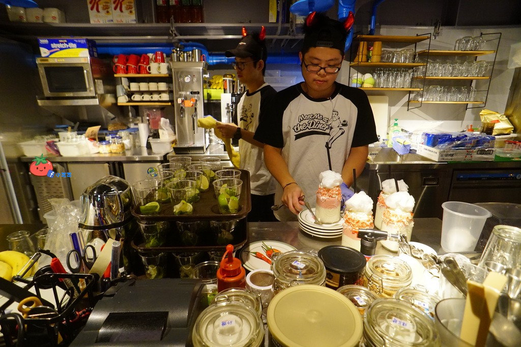 信義區ATT美食 漢堡 樂子 THE DINNER