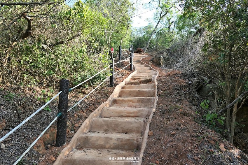 旅遊。金門★風光明媚的古崗湖風景區 登梁山觀止一覽古崗湖全貌 - 妮妮˙ˇ˙用類單記錄生活!!