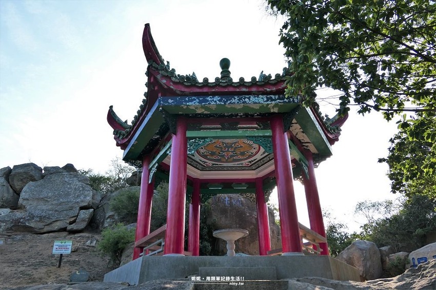 旅遊。金門★風光明媚的古崗湖風景區 登梁山觀止一覽古崗湖全貌 - 妮妮˙ˇ˙用類單記錄生活!!