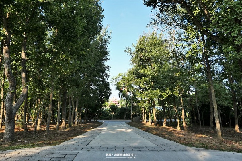 旅遊。金門★風光明媚的古崗湖風景區 登梁山觀止一覽古崗湖全貌 - 妮妮˙ˇ˙用類單記錄生活!!