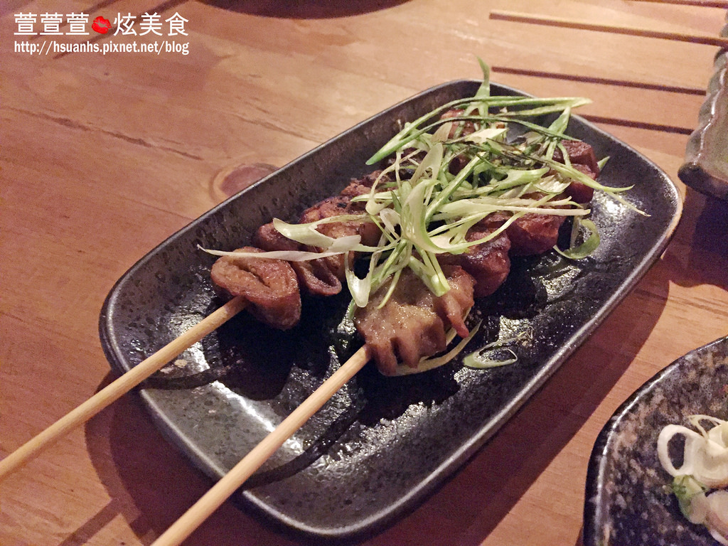 【台北】一串（串燒•酒場）。東區居酒屋 推薦鹽烤雞腿肉蔥串、和風牛肉串、明太子雞腿肉串