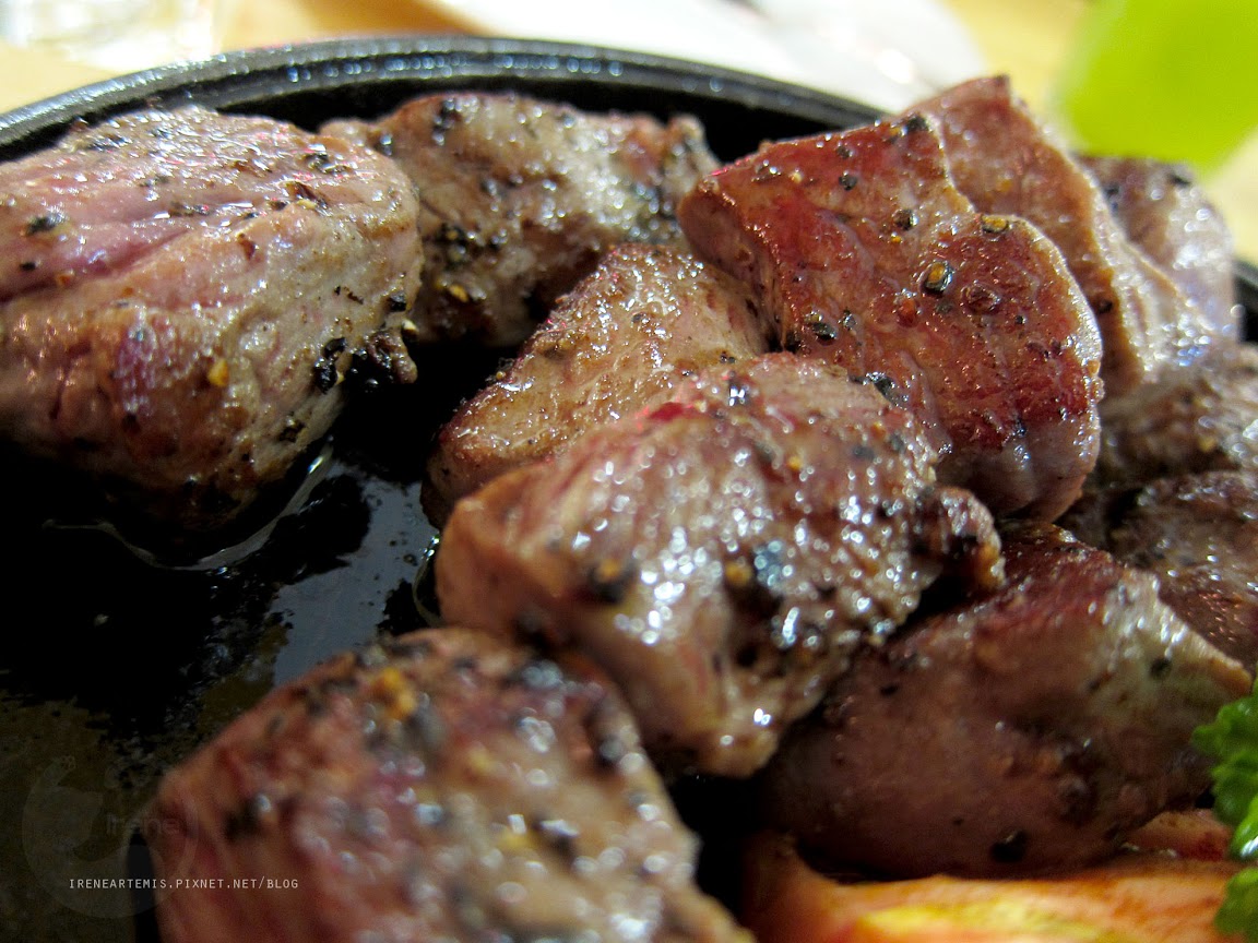 捷運南京復興站 | 鬥牛士brunch ．全日供應大份量早午餐 / 完全顛覆刻版印象的好吃軟嫩骰子牛肉