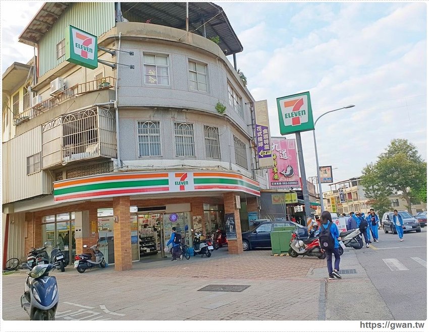 一大早就排隊，黑珍珠、披薩包，太晚來保證買不到！！