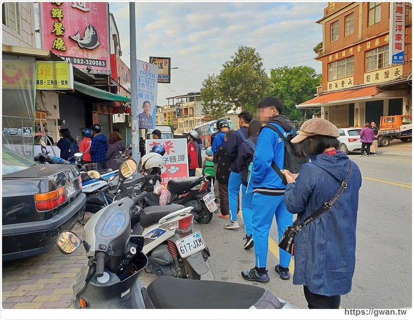 一大早就排隊，黑珍珠、披薩包，太晚來保證買不到！！