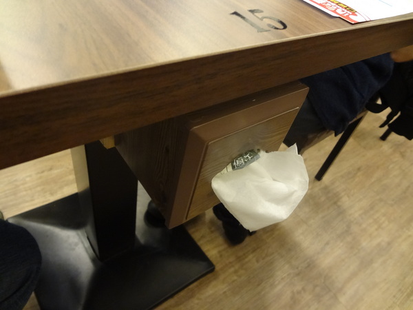 亞丁尼義式麵屋：1021124[官本金文愛台灣口碑券第17彈]亞丁尼義式麵屋整盤麵比月亮還大難怪史努比都住進來不想走