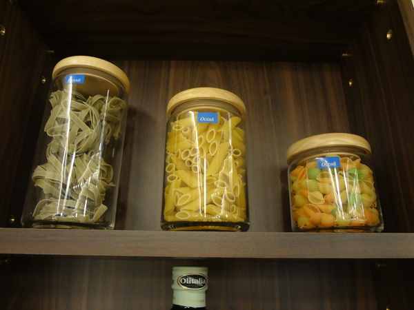 亞丁尼義式麵屋：1021124[官本金文愛台灣口碑券第17彈]亞丁尼義式麵屋整盤麵比月亮還大難怪史努比都住進來不想走