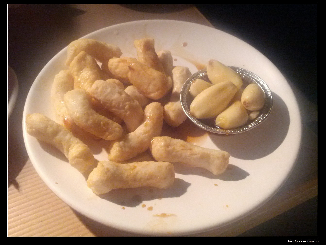 [三兩炭火燒肉]真真正正的炭火燒肉, 但是火沒有很旺, 烤得很慢, 吃不飽...