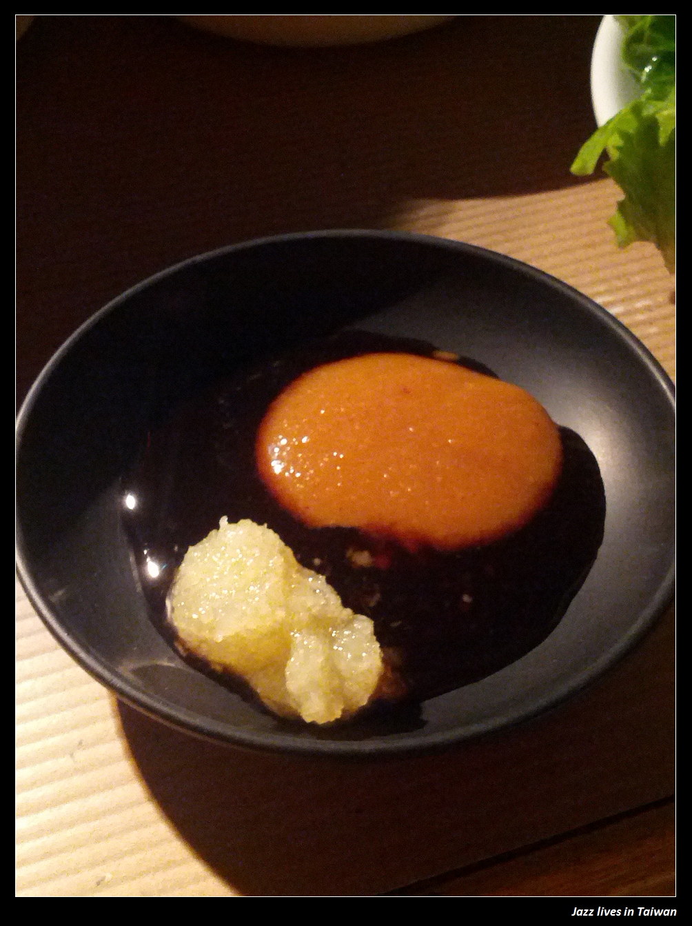 [三兩炭火燒肉]真真正正的炭火燒肉, 但是火沒有很旺, 烤得很慢, 吃不飽...