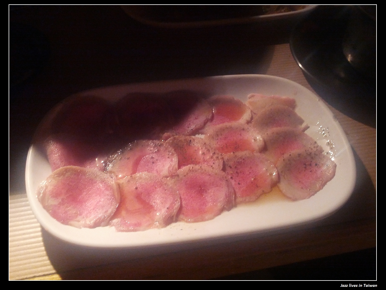 [三兩炭火燒肉]真真正正的炭火燒肉, 但是火沒有很旺, 烤得很慢, 吃不飽...