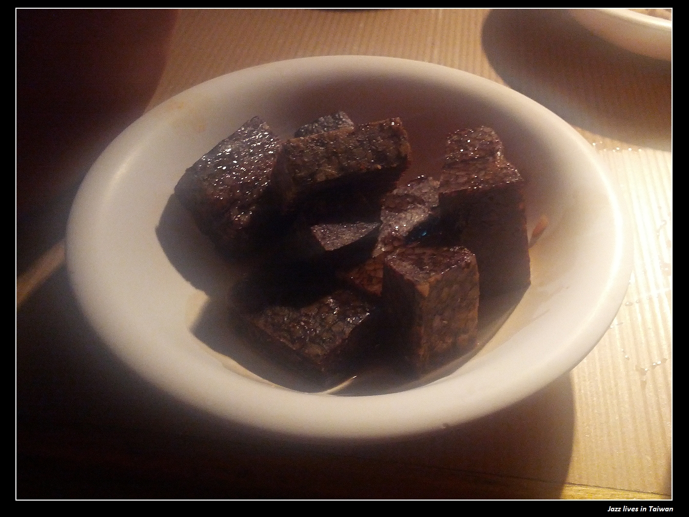 [三兩炭火燒肉]真真正正的炭火燒肉, 但是火沒有很旺, 烤得很慢, 吃不飽...