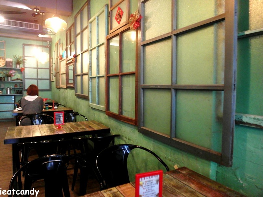 員林美食_喜喜茶室│員林火車站附近小吃,冰火菠蘿油、法蘭西多士都好罪惡阿~~ - 愛伊特candy的分享樂園