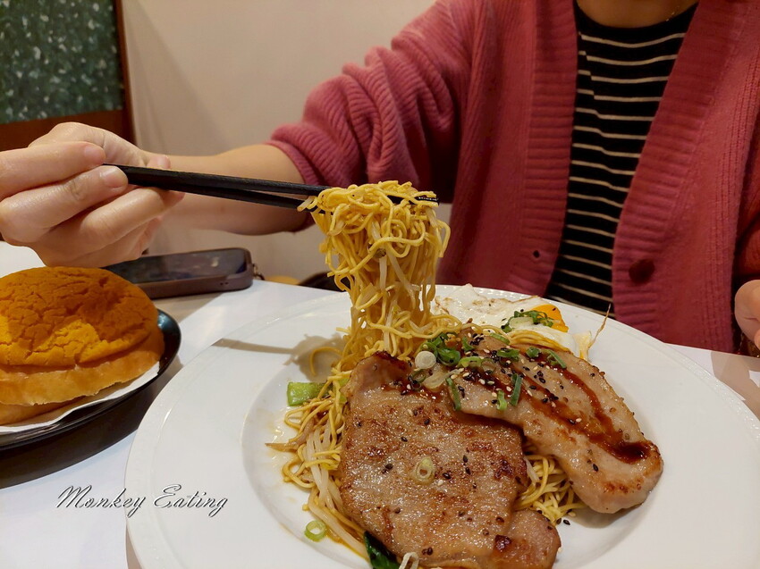 【彰化員林】喜喜茶室｜員林車站道地港式風味茶餐廳，平價港點飯麵食。聊天聚餐推薦 - 貪吃猴的幻想