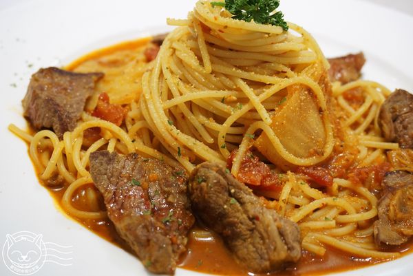 恬心朵朵Lily White Cafe(向上北路店):【星羽愛美食-台中】彰化名店開設台中分店,麻油猴頭菇燉飯特別又美味~恬心朵朵。 恬心朵朵Lily White Cafe(向上北路店):【星羽愛美食-台中】彰化名店開設台中分店,麻油猴頭菇燉飯特別又美味~恬心朵朵。